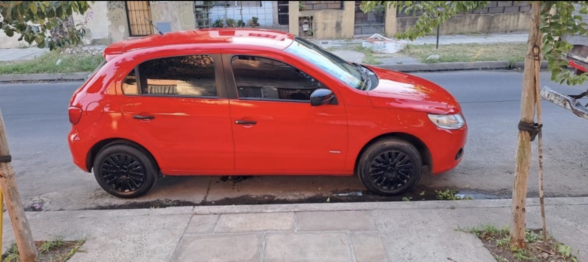 Volkswagen Gol Trend lateral