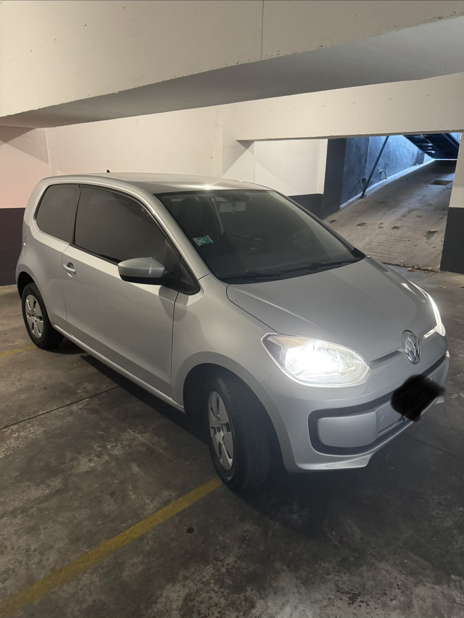 Volkswagen Up trasera